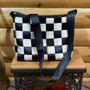 Harvey’s seat belt bag